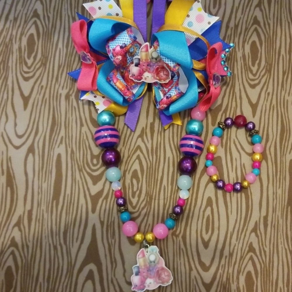 Shopkins Necklace, bracelet and hairbow bundle